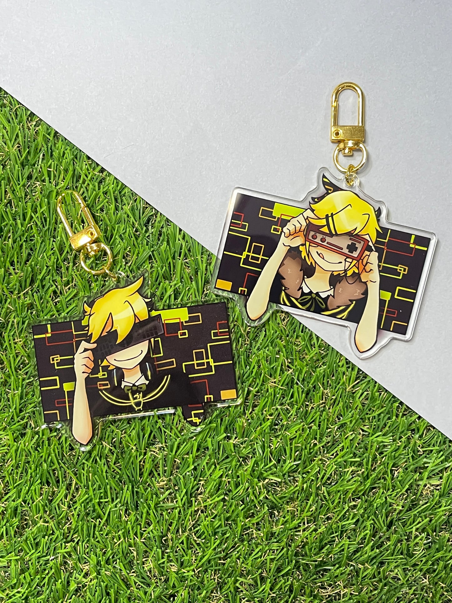Remote controller Rin and Len double sided keychain !